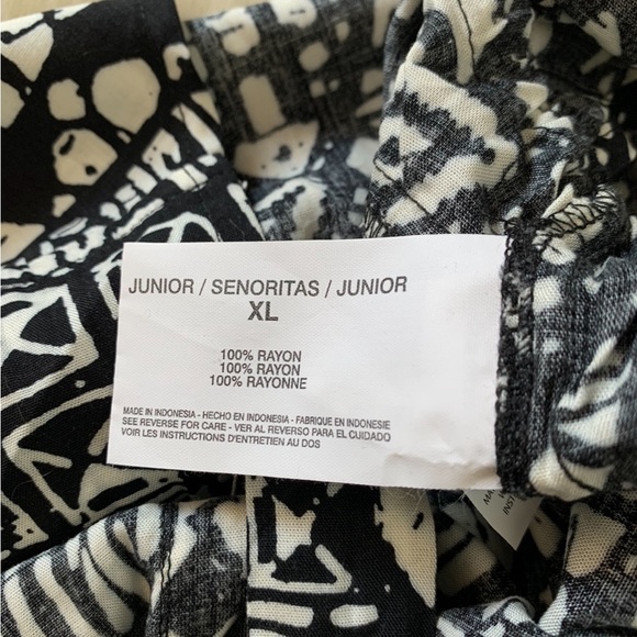 🤍Lei Junior’s/Girls One Piece Overall Shorts/Romper NWOT Size XL - Picture 5 of 6